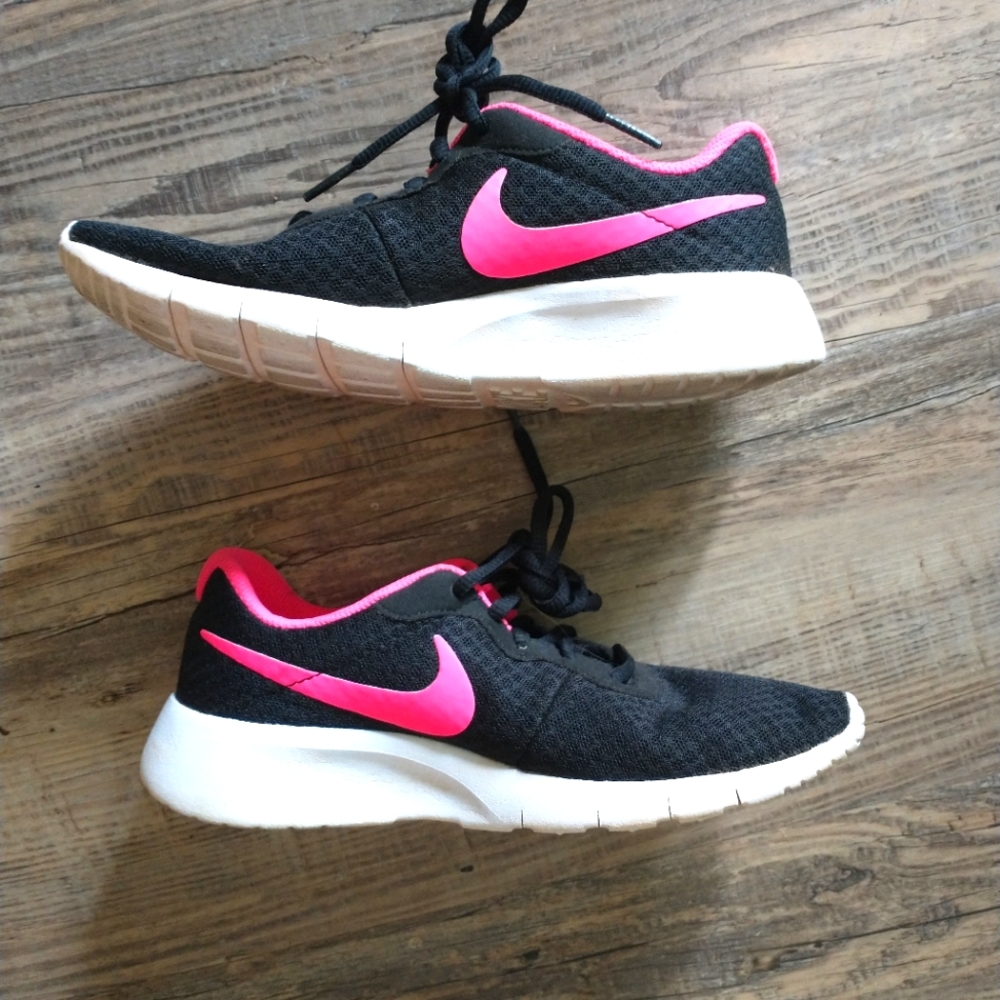 Girls nike